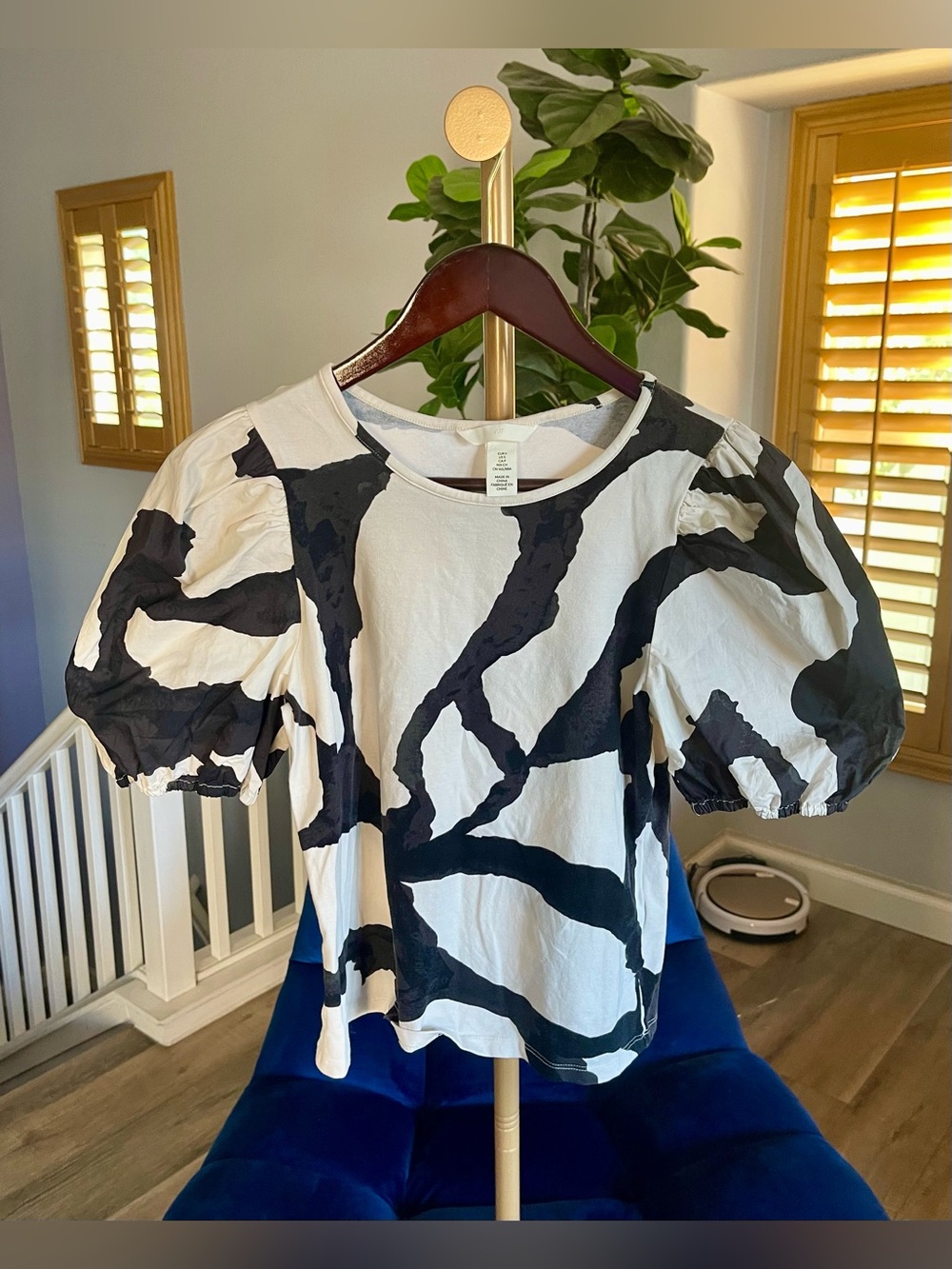 H&M PUFF-SLEEVED TOP Women’s Size S